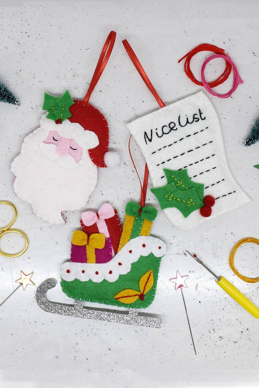 Santas Coming Festive Felt Hanging Decoration Set - Image 7